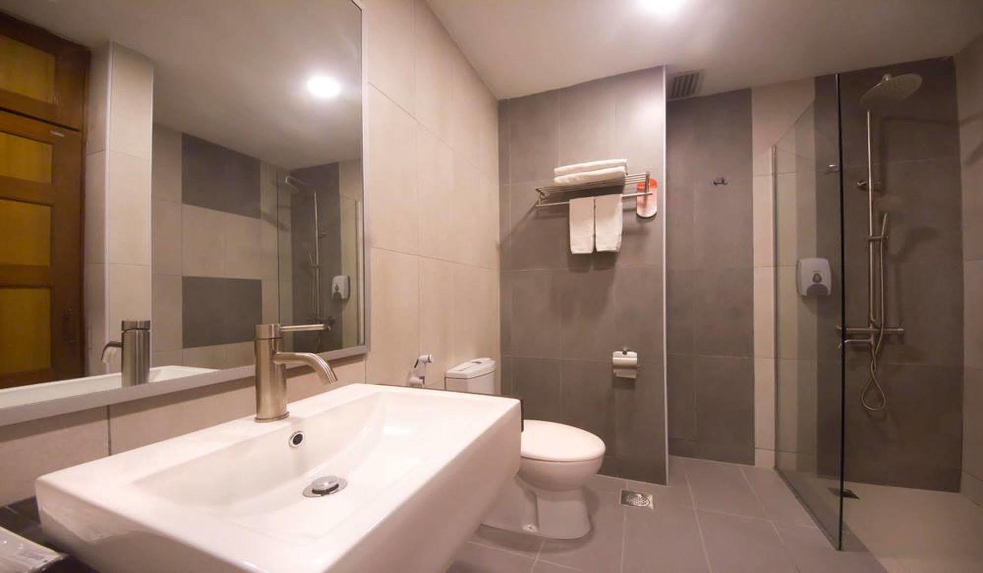 Merrida Hotel Klang Bagian luar foto