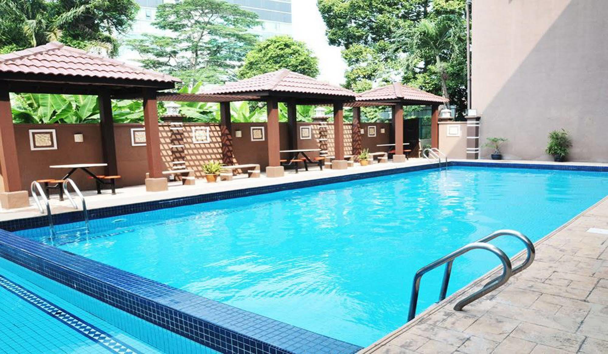 Merrida Hotel Klang Bagian luar foto