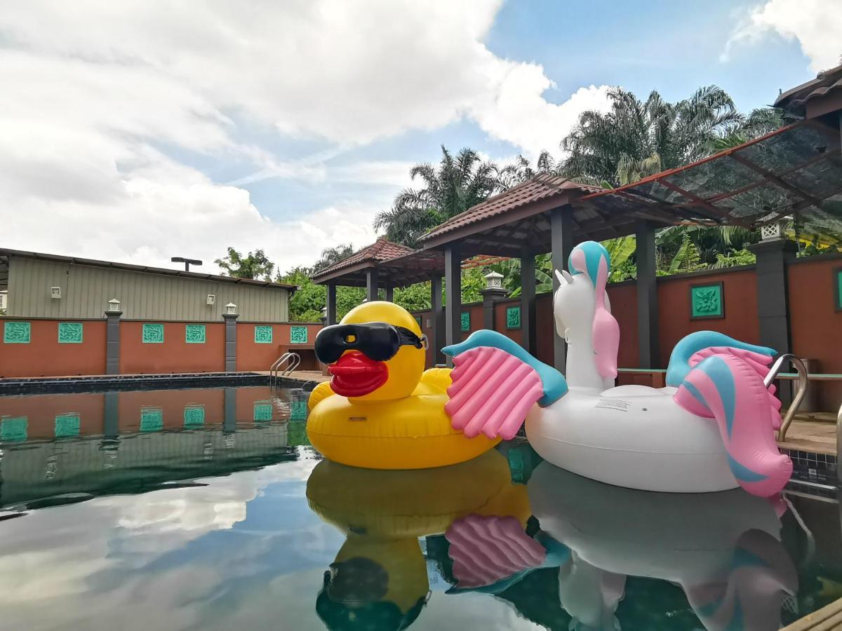 Merrida Hotel Klang Bagian luar foto